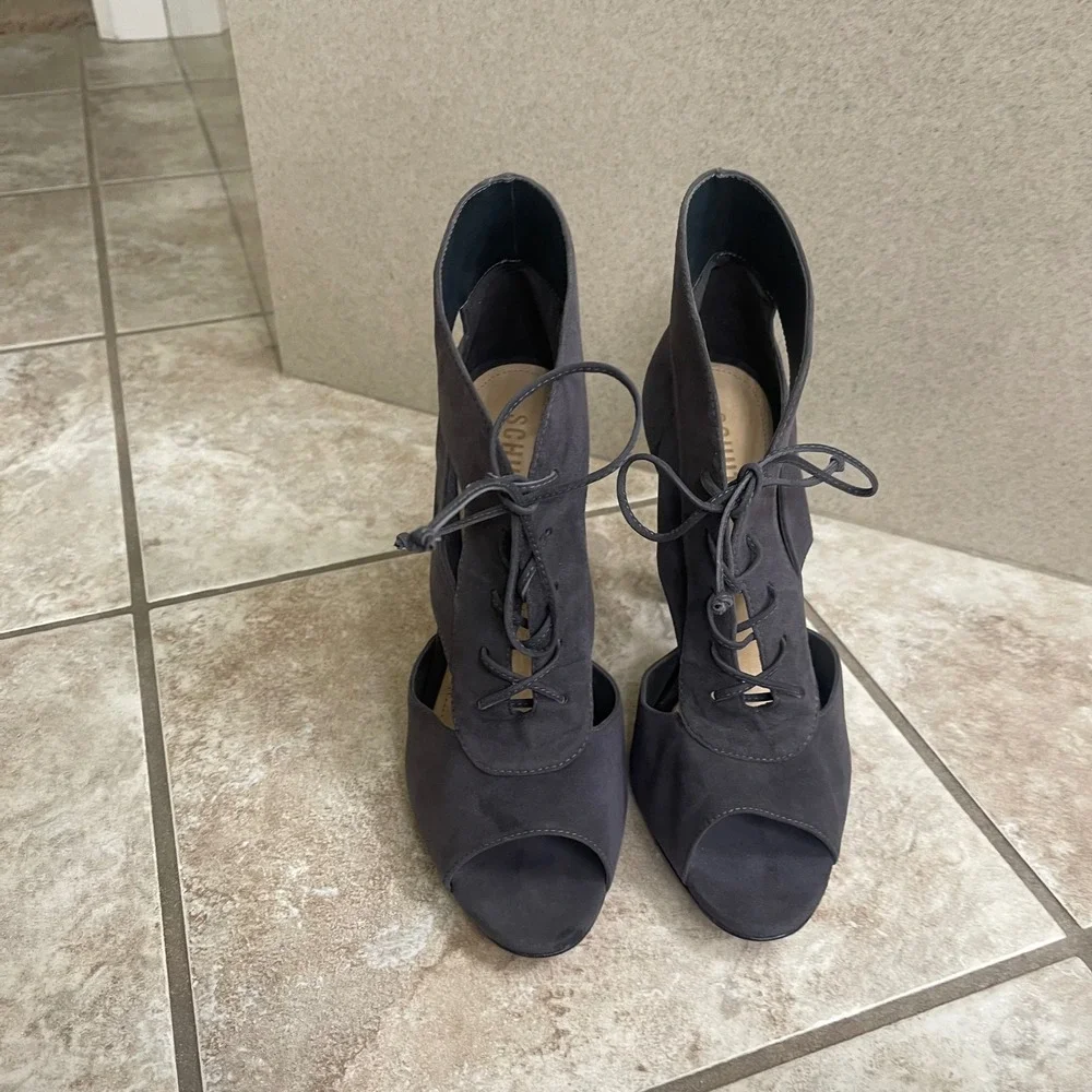 Schutz‎ Dark Gray Suede Lace Up Peep Toe Ankle Boot Heels Size 10B used 1x only!